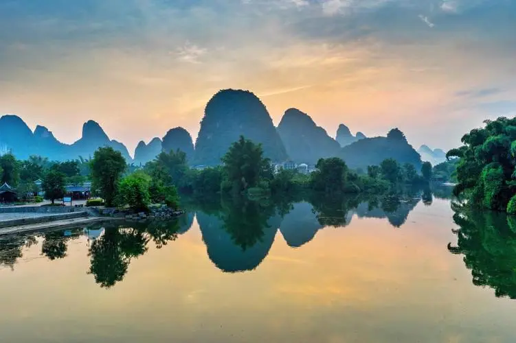 创意科技绿色